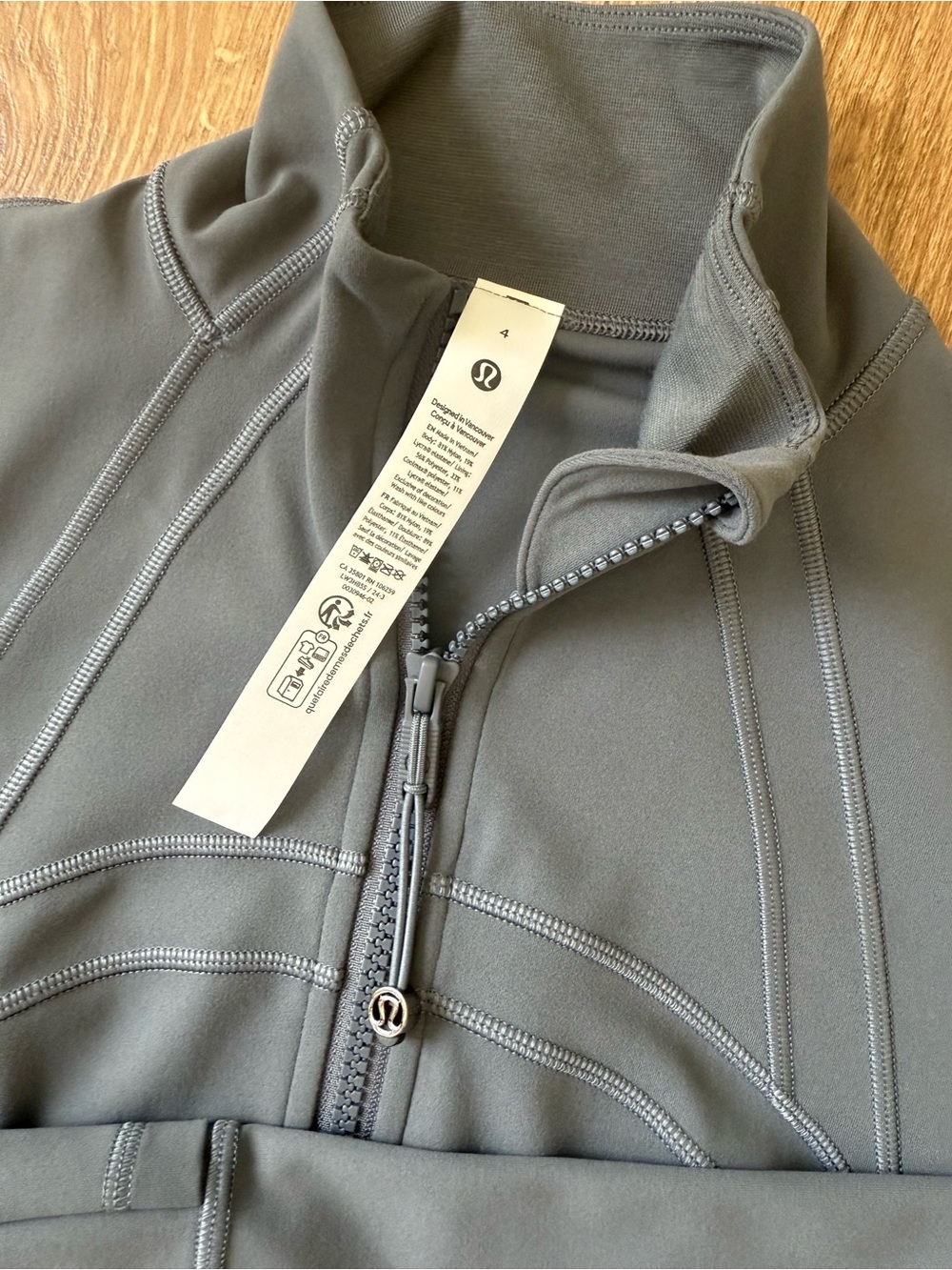 Lululemon Define Crop Jacket - Picture 4 of 5